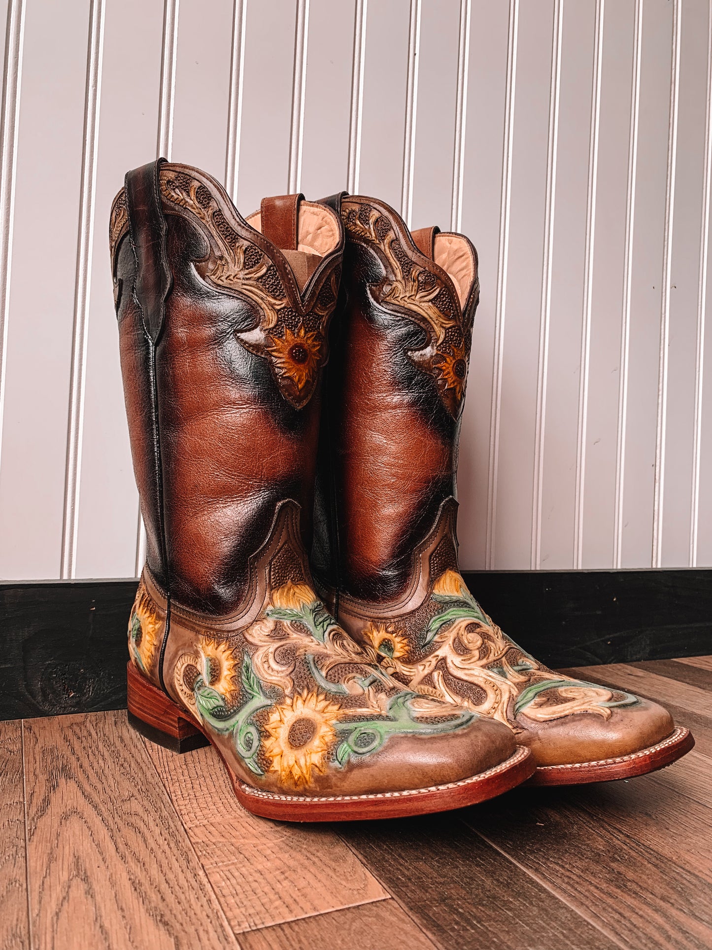 Ladies Boots #0073 (size 9.5)