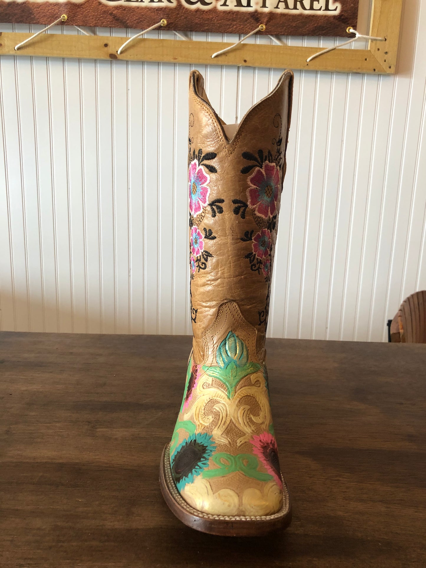 Women Tooled & Painted Boots (#0075)