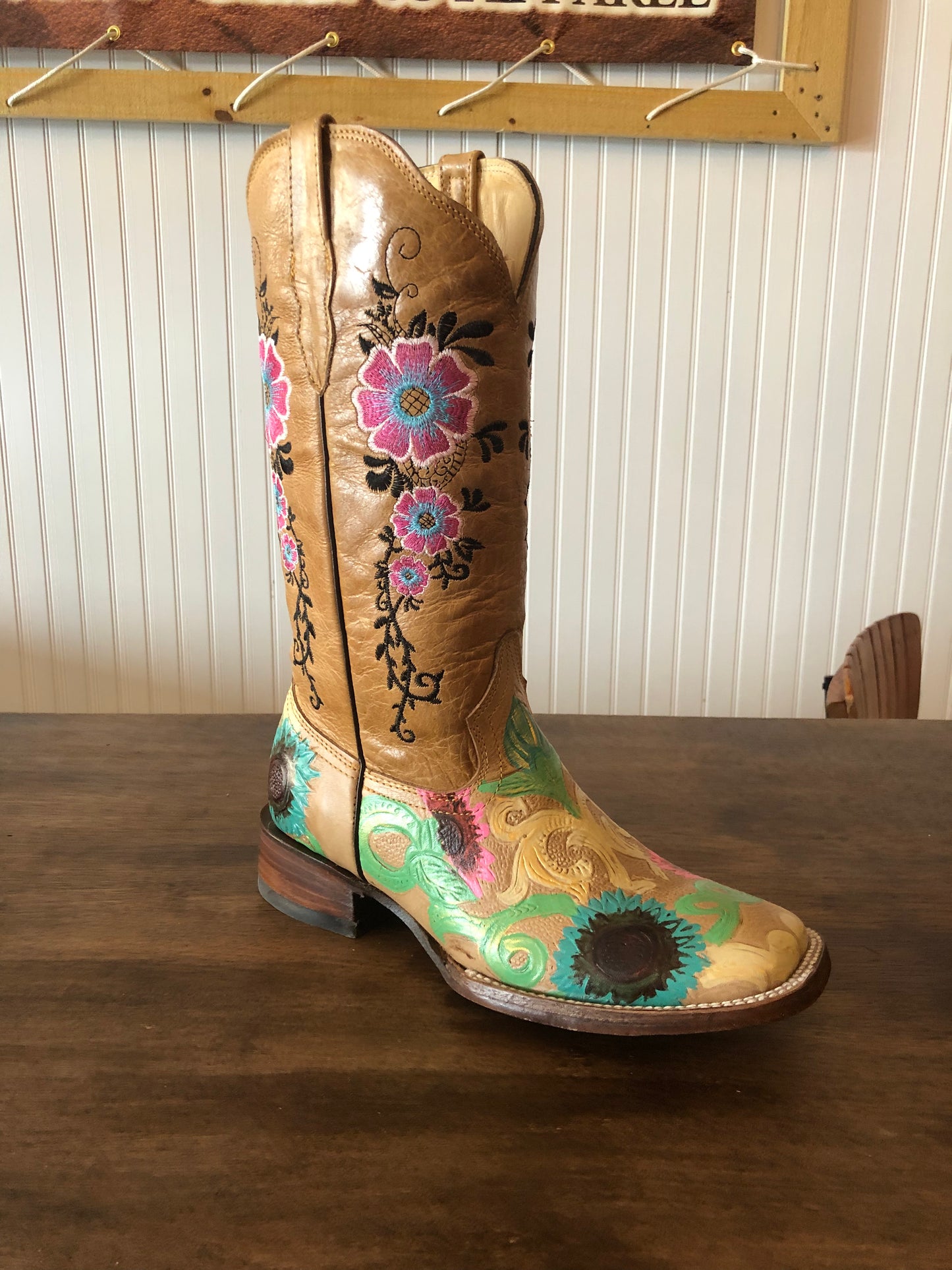 Women Tooled & Painted Boots (#0075)