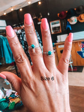 Load image into Gallery viewer, Simple Turquoise Ring
