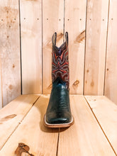 Load image into Gallery viewer, Brown Top with Black Turtle Print Boot #0039
