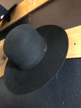 Load image into Gallery viewer, Felt Hat size 7 5/8
