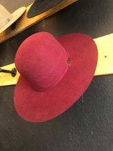 Load image into Gallery viewer, Felt Hat size 7 1/8
