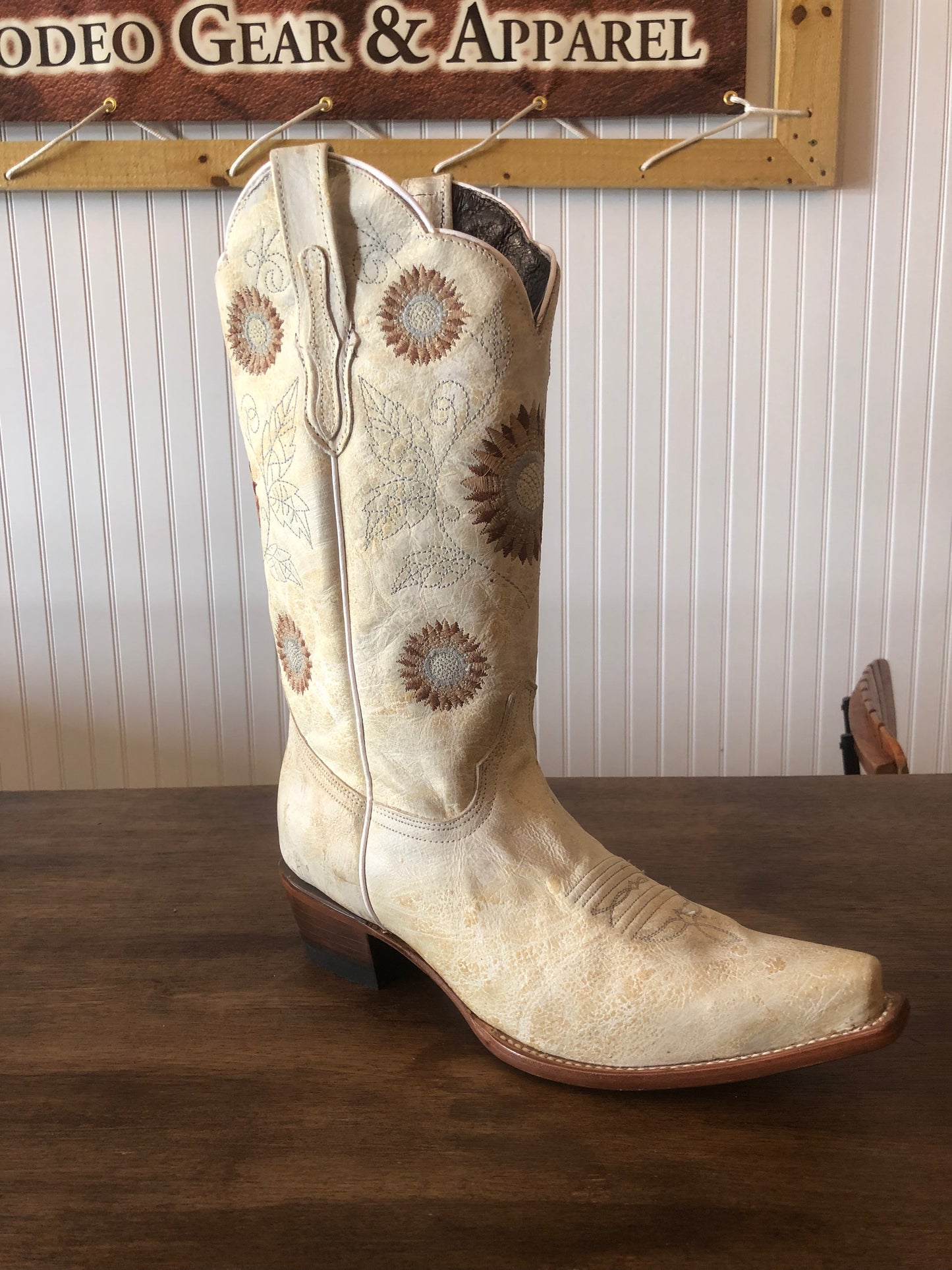 White Sunflower Boots (#0078)