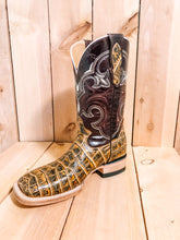 Load image into Gallery viewer, Gator Print Boot #0044
